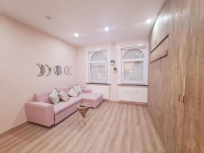 Magnolia Pink Studio New and fully equipped